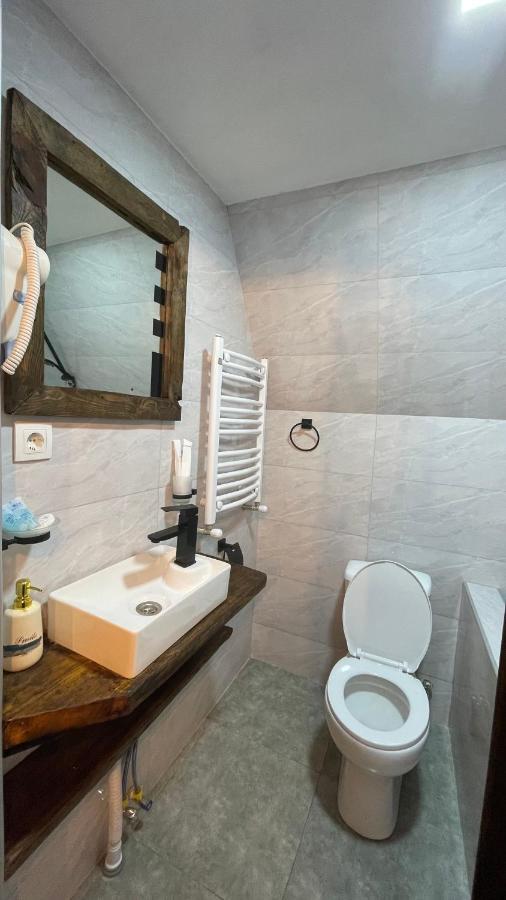 Appartamento Kazbegi Compass Esterno foto